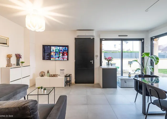 Maison Design 2 Ch Proche Cdg, Paris