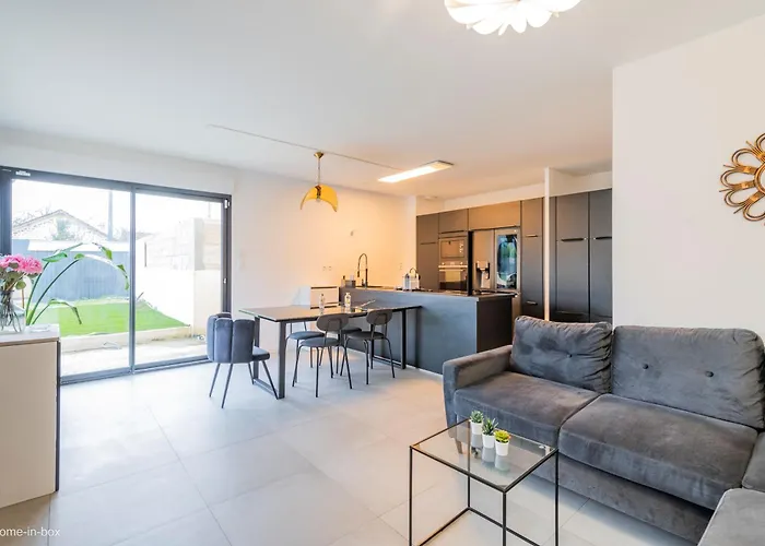 Maison Design 2 Ch Proche Cdg, Paris